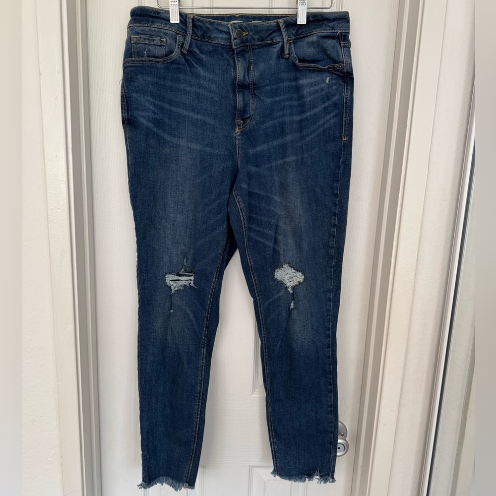 EUC Old Navy Rockstar Medium Wash High Rise Skinny Jeans with Raw Edge, Size 14